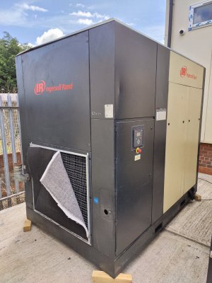 INGERSOLL RAND R160IU ROTARY SCREW AIR COMPRESSOR 160KW 1006CFM